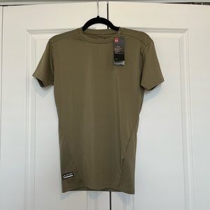 Under Armour men’s medium heatgear compression shirt
